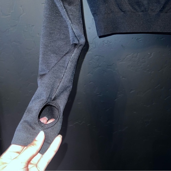 Womens Best Wear POWER SEAMLESS LONG SLEEVE CROP TOP MEDIUM Color:Black - Picture 7 of 8